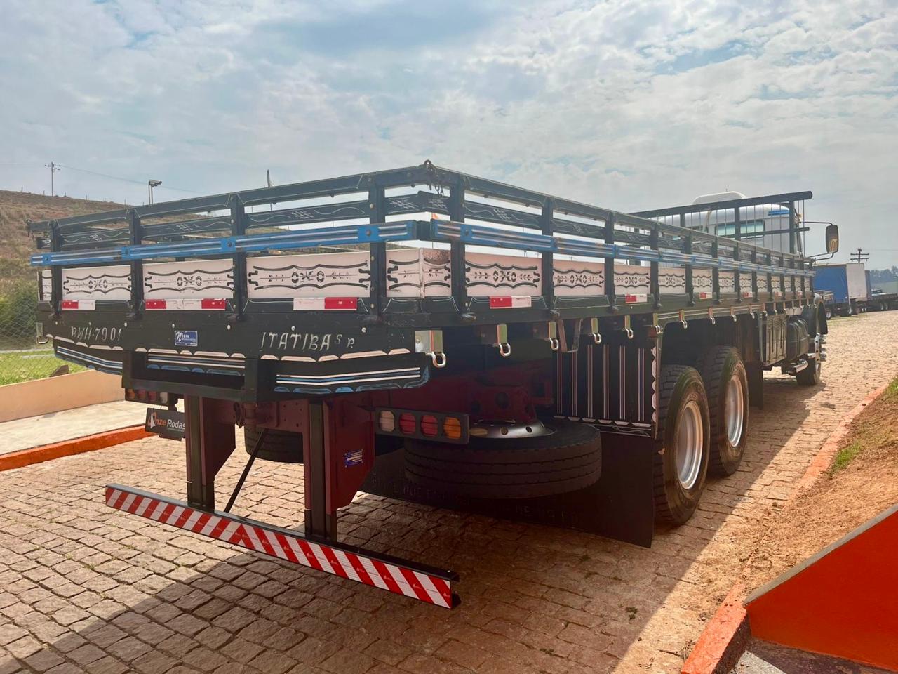 WhatsApp Image 2025-10-06 at 14.35.17