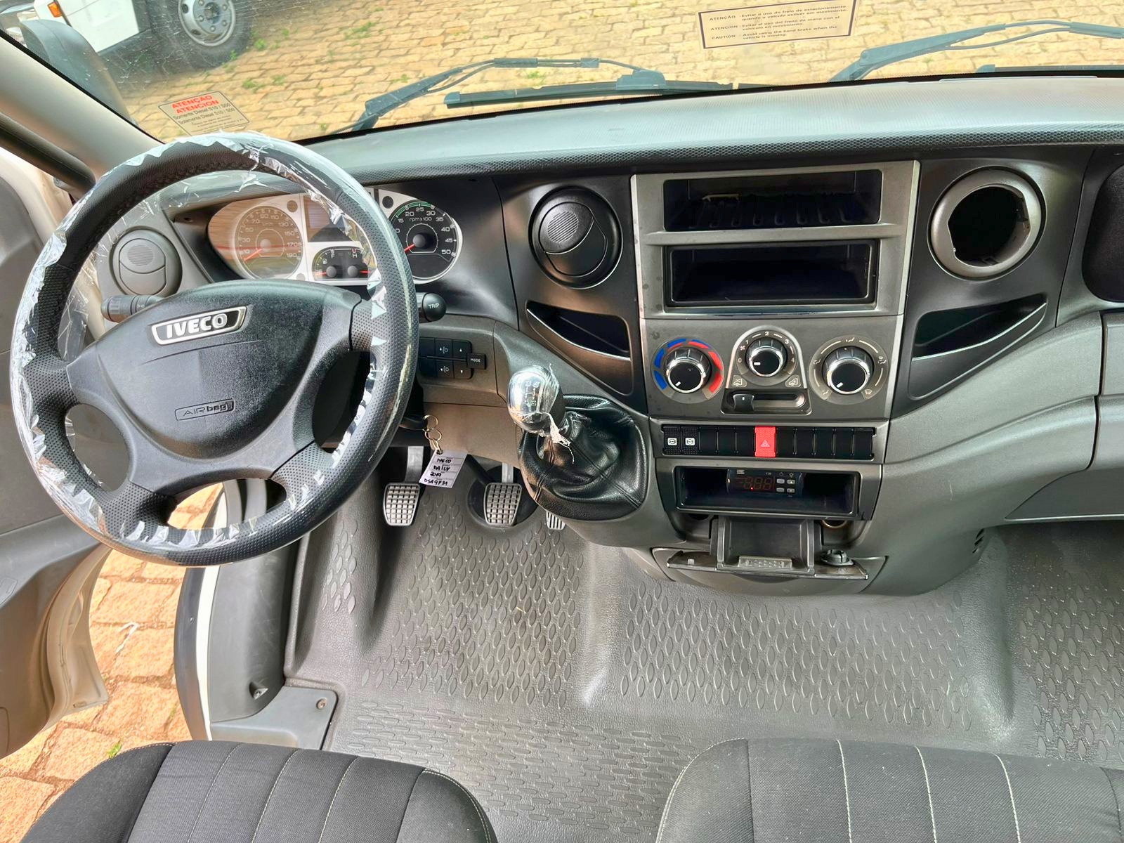 WhatsApp Image 2025-10-13 at 10.46.13 (3)